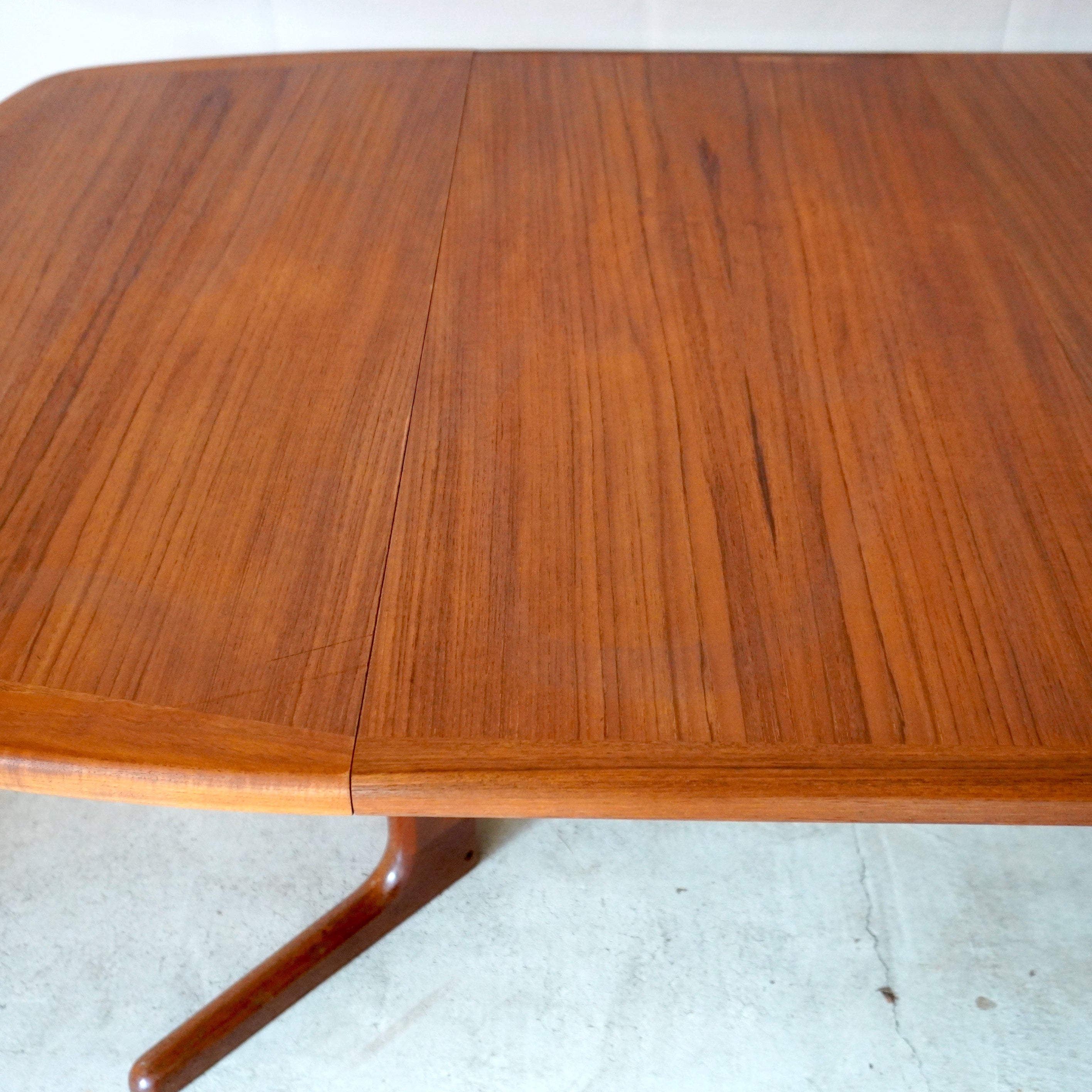 Denmark Vintage extension dining table